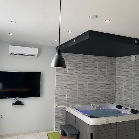 Appartement Spa Gingko, N1 Valenciennes, Wifi, Netflix Aulnoy-lez-Valenciennes Eksteriør bilde